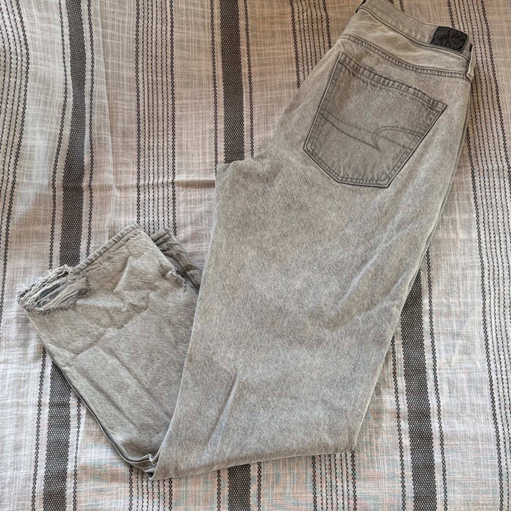 American Eagle High-Rise Straight Leg Jeans